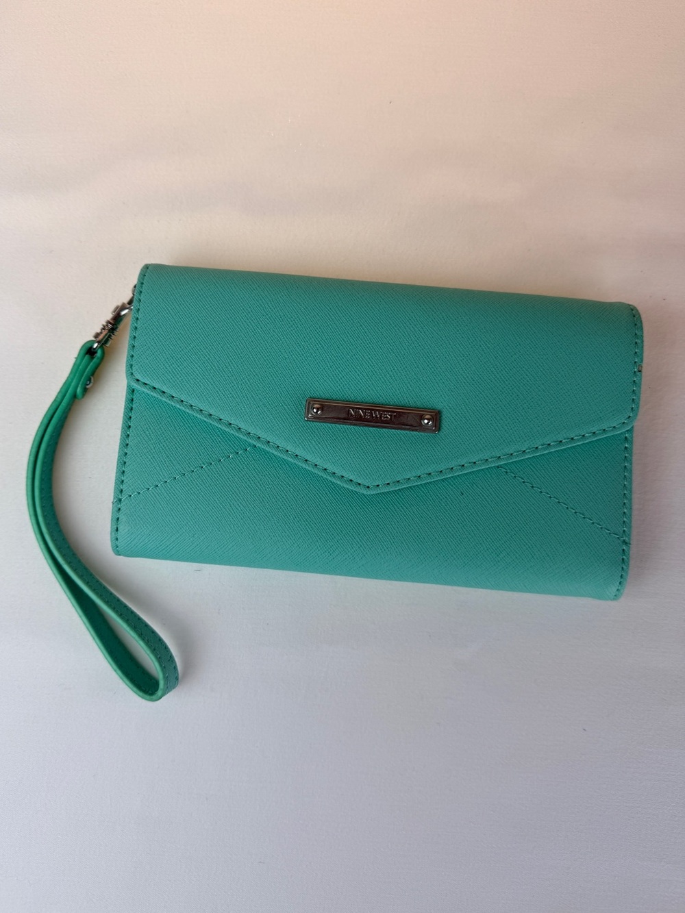 Nine West Mint Green Saffiano Faux Leather Envelope Wristlet Wallet